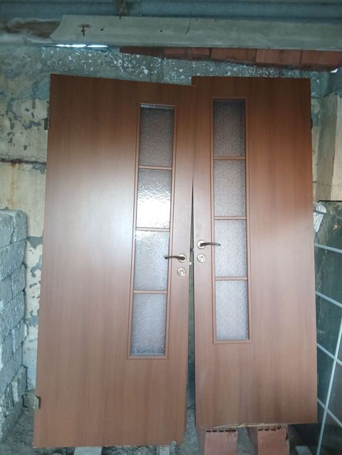 İki ədəd taxta giriş/qapı yarpağı - Material: ağac üzərində laminat — Bakı
