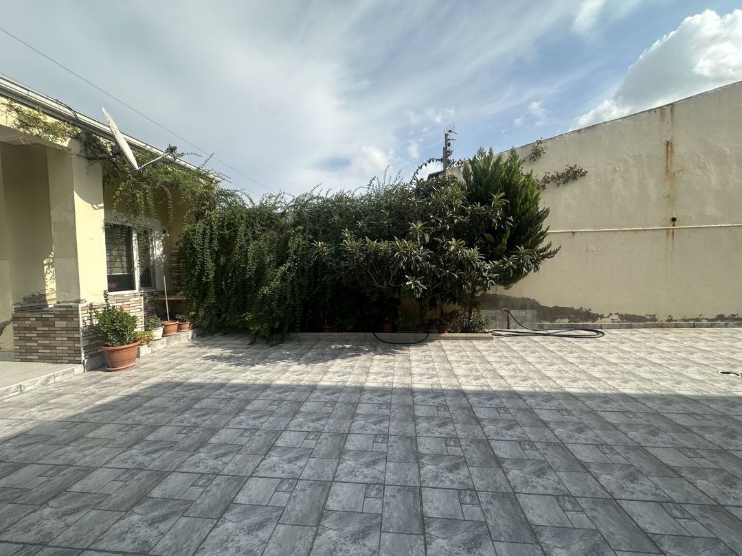 Satılır 4 otaqlı həyət evi/bağ evi 140 m² — Ev, villa, Bakı (2)
