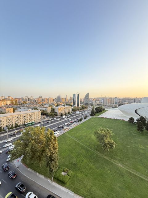 Satılır 4 otaqlı yeni tikili 176 m² — Bakı