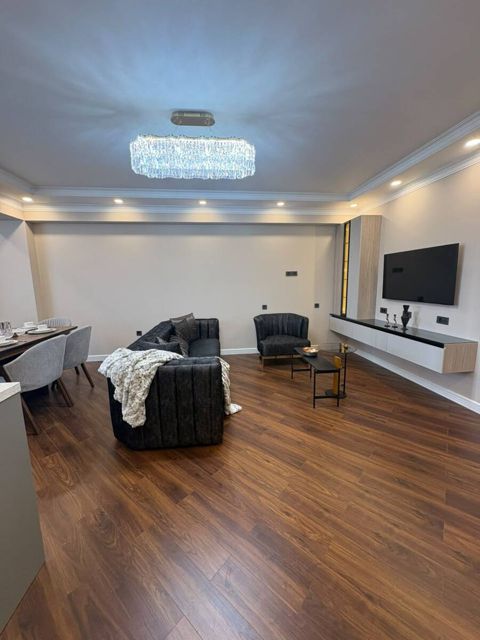 İcarəyə verilir 3 otaqlı köhnə tikili 120 m² — Bakı