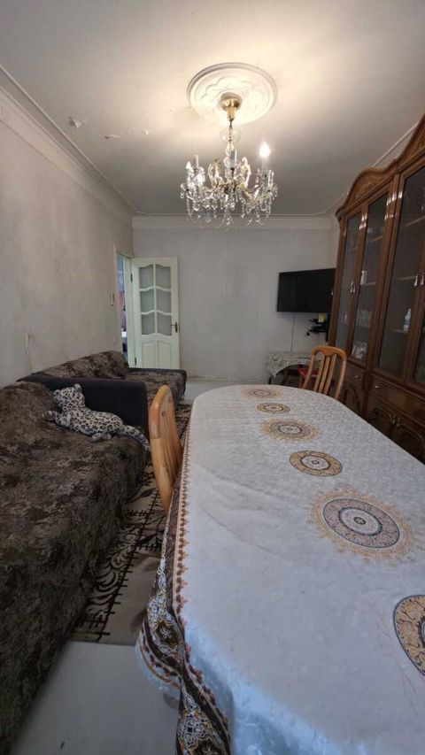 Satılır 2 otaqlı köhnə tikili 60 m² — Bakı