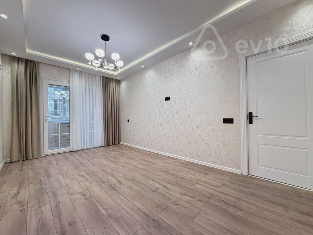 For sale: 2-room apartment (old building), 40 m² — Mənzil, Bakı
