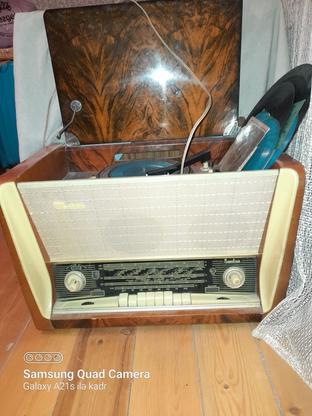 Mebel qutusunda sovet istehsalı kombinə edilmiş radio-grammofon (vinil — Vinil proqreslər və aksesuarlar, Bakı (2)