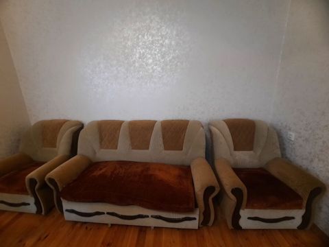 Ucuz satılır, keyfiyyətlidir. 2 kreslo+ 1 divan Klassik üslubda 3 — Bakı