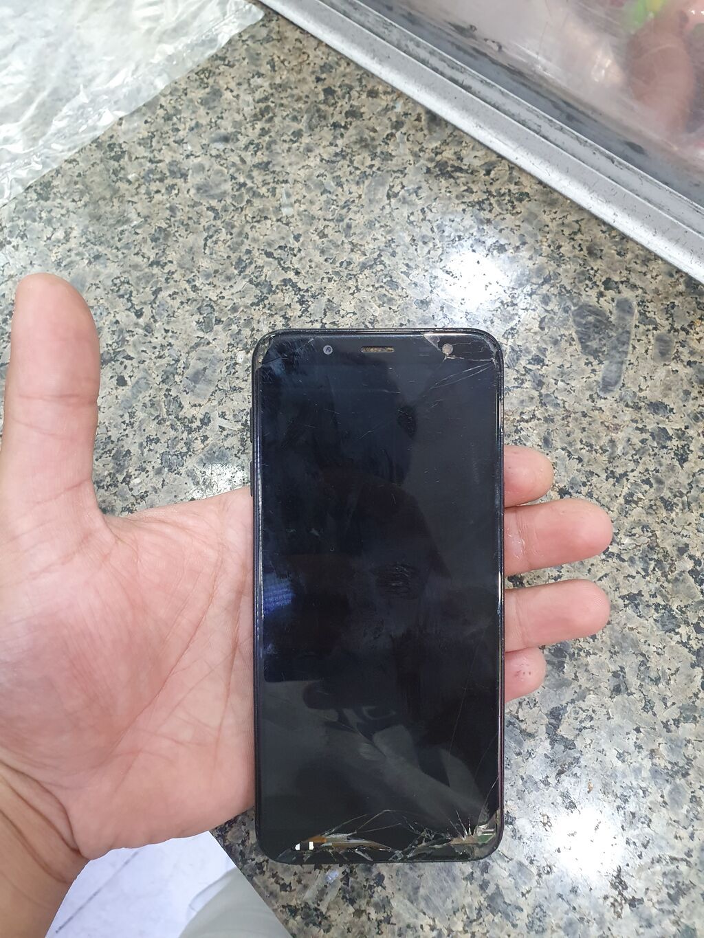 Samsung Galaxy J6, 32 GB, rəng - Qara, Qırıq — Samsung, Bakı