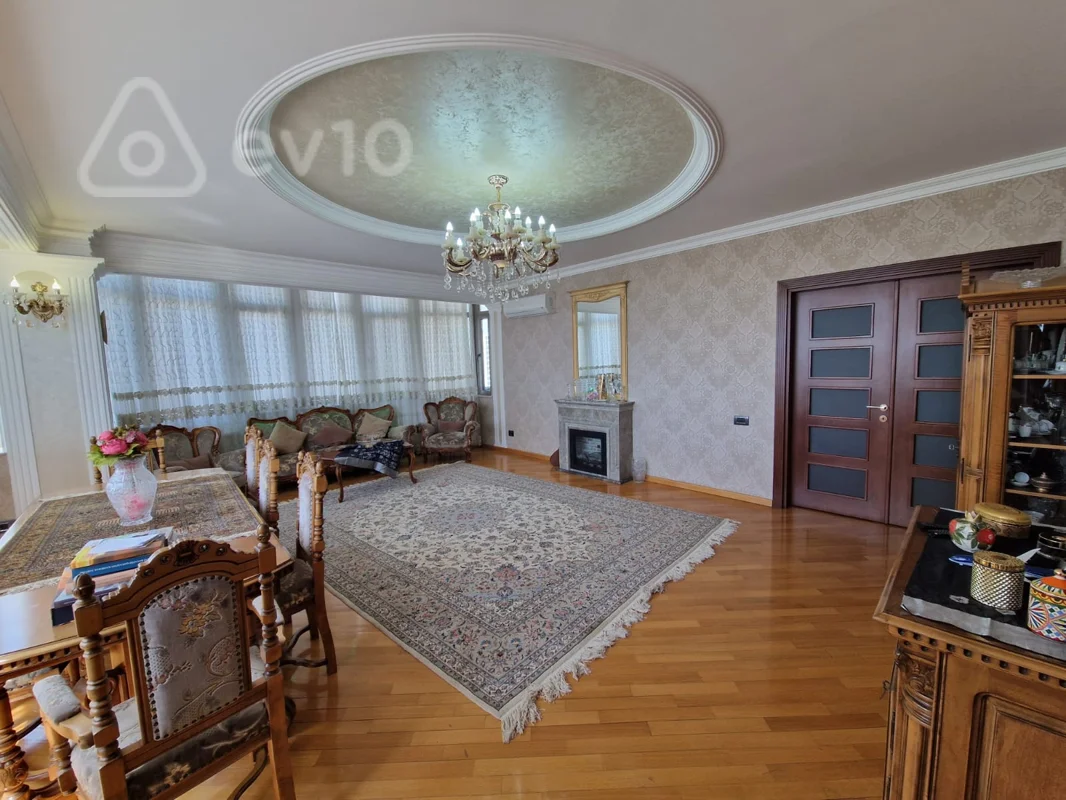 4 otaqlı mənzil, 160 m², Heydər Əliyev Mərkəzinin yaxınlığı — Bakı