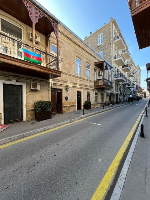 Satılır 3 otaqlı köhnə tikili 90 m² — Bakı