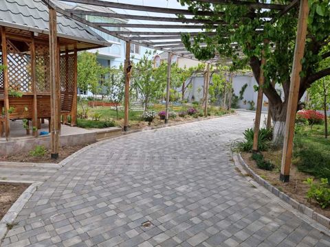 Satılır 7 otaqlı həyət evi/bağ evi 200 m² — Bakı