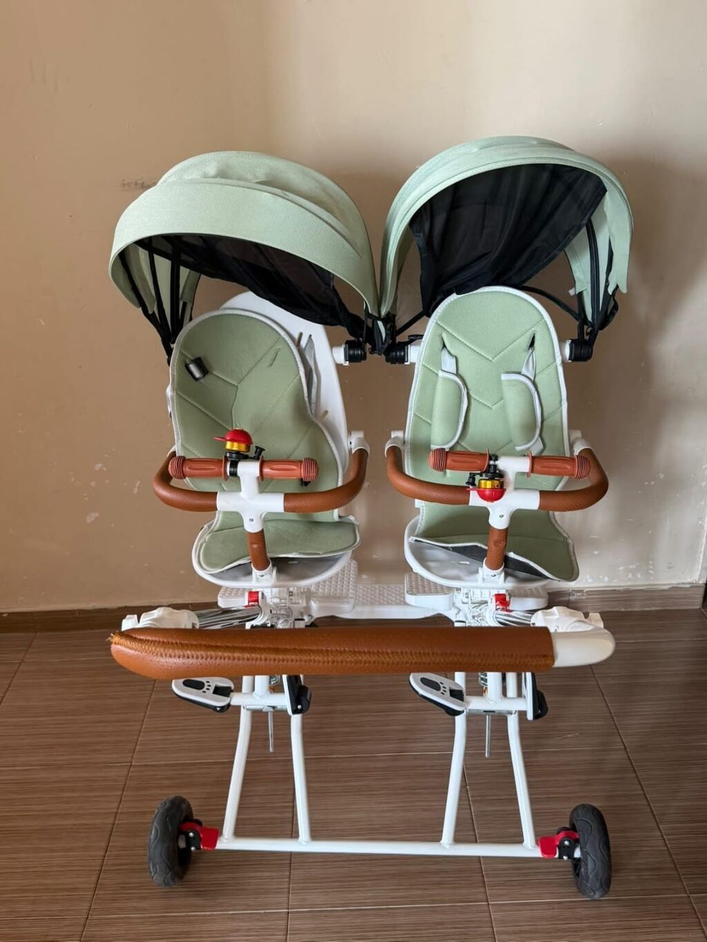 Ekiz velosiped satilir 190 azn. Yagmurluqu var və aksesuarlari da — Qidalandırma stulları, Qobu (5)