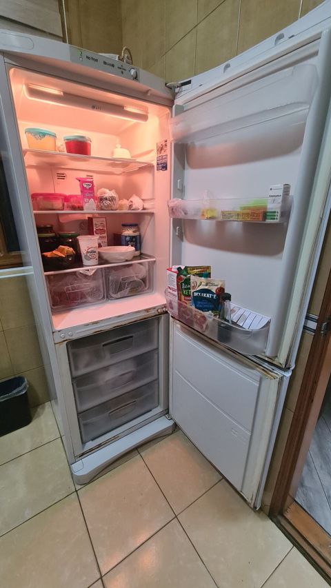 İşlənmiş 2 qapılı Indesit Soyuducu Satılır, rəng - Ağ — Bakı