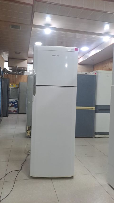 Beko iki qapılı soyuducu - Üst hissədə dondurucu, alt hissədə əsas — Digah
