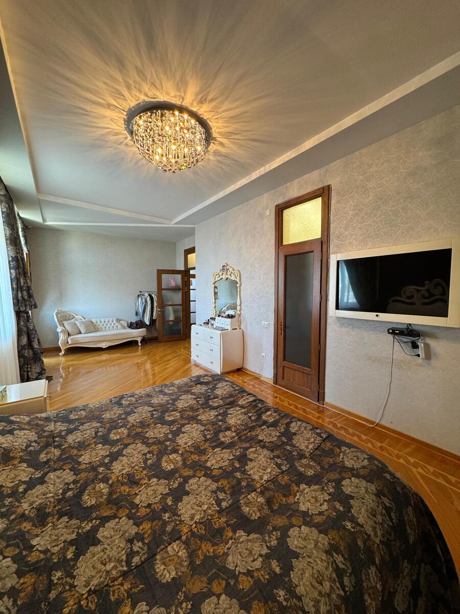 Satılır 6 otaqlı yeni tikili 360 m² — Mənzil, Bakı (9)