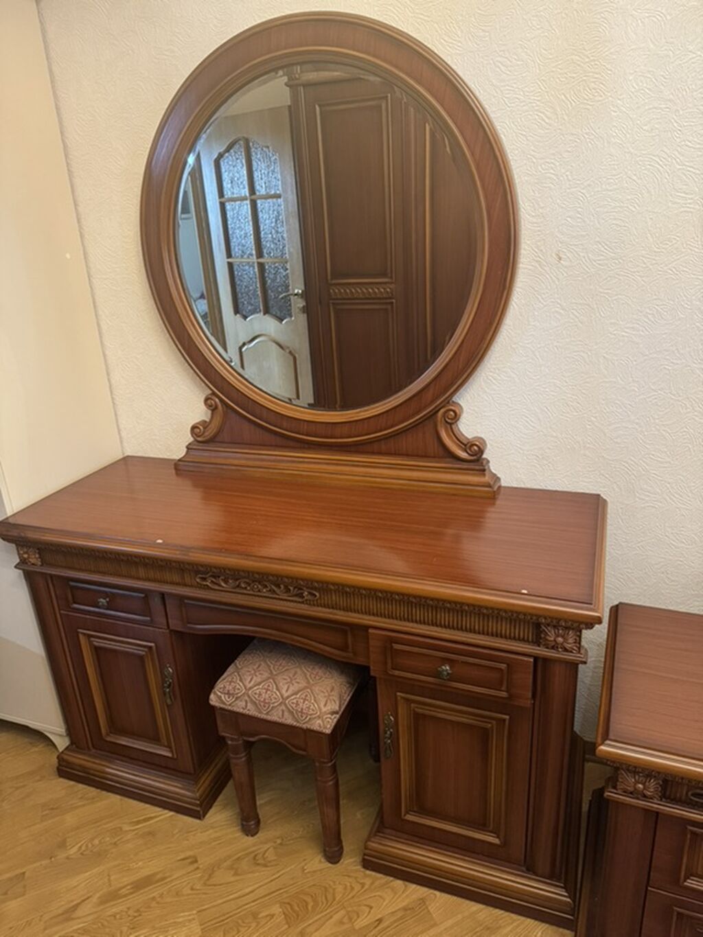 İşlənmiş — Masalar və stullar, Masazır
