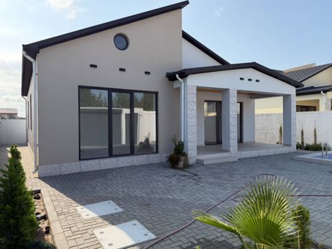 Satılır 4 otaqlı həyət evi/bağ evi 150 m² — Bakı