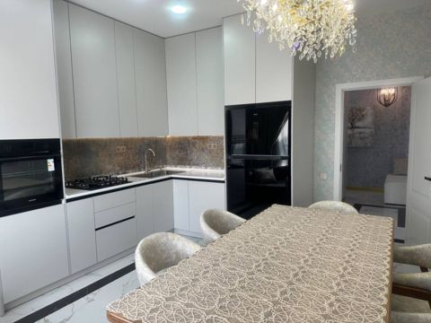 Satılır 3 otaqlı yeni tikili 90 m² — Bakı