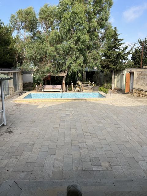 Satılır 4 otaqlı həyət evi/bağ evi 180 m² — Bakı