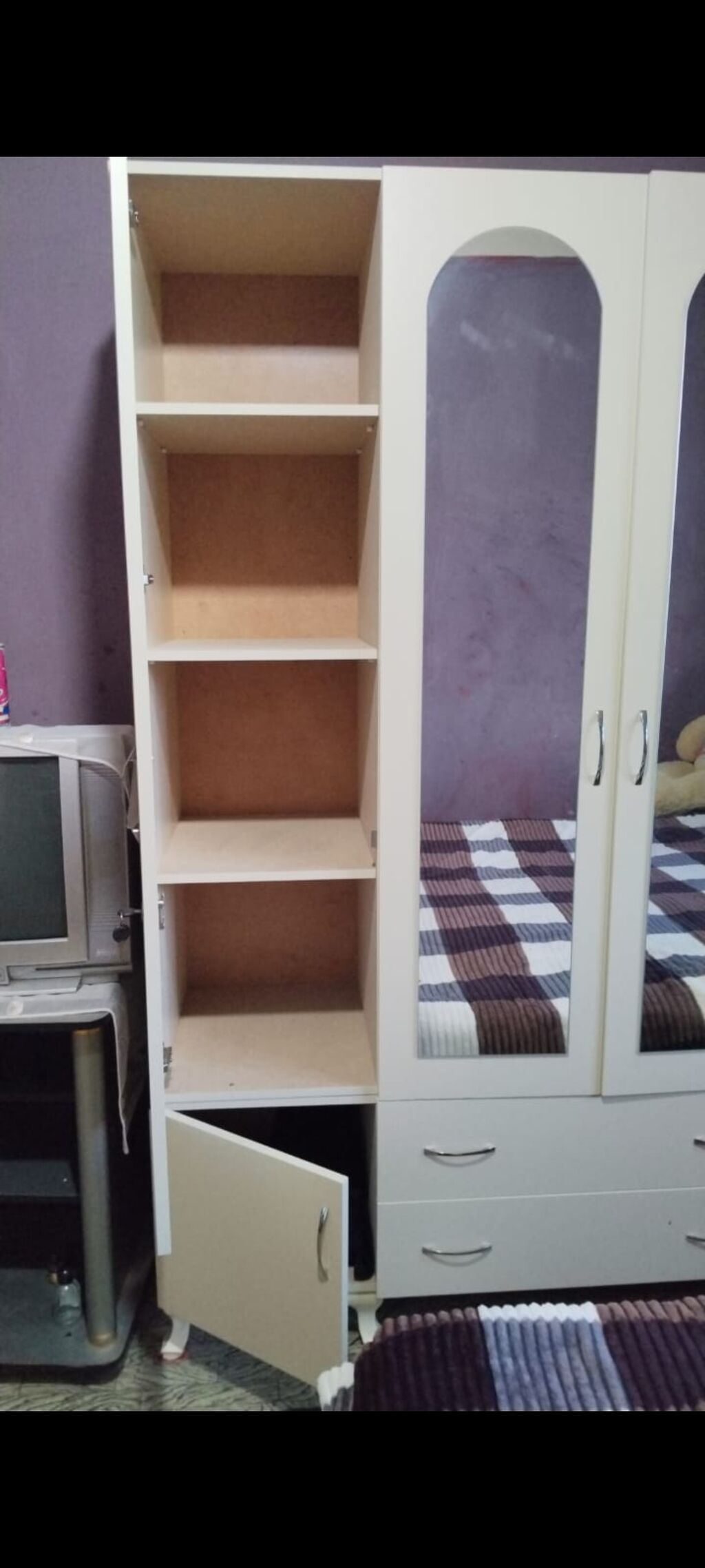 Yataq otağı üçün mebel dəsti - Ağ rəngli, güzgülü böyük qarderob — Yataq otağı mobilya dəstləri, Bakı (4)