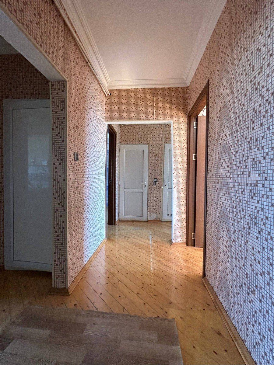 Satılır 5 otaqlı köhnə tikili 120 m² — Mənzil, Bakı (3)