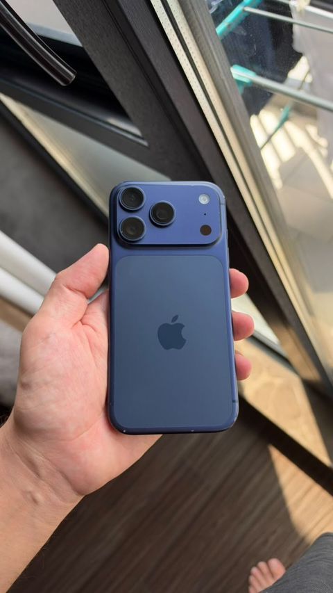 IPhone 17 Pro, 256 GB, Blue Titanium, Simsiz şarj, Face ID, Sənədlərlə — Bakı