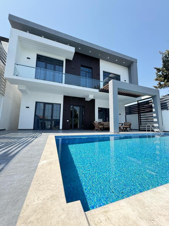 Satılır 5 otaqlı həyət evi/bağ evi 300 m² — Ev, villa, Bakı (2)