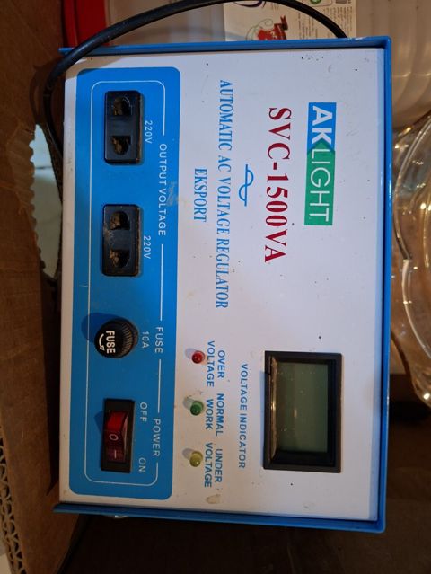 Aklıght SVC-1500VA avtomatik AC gərginlik stabilləşdiricisi - Model — Bakı