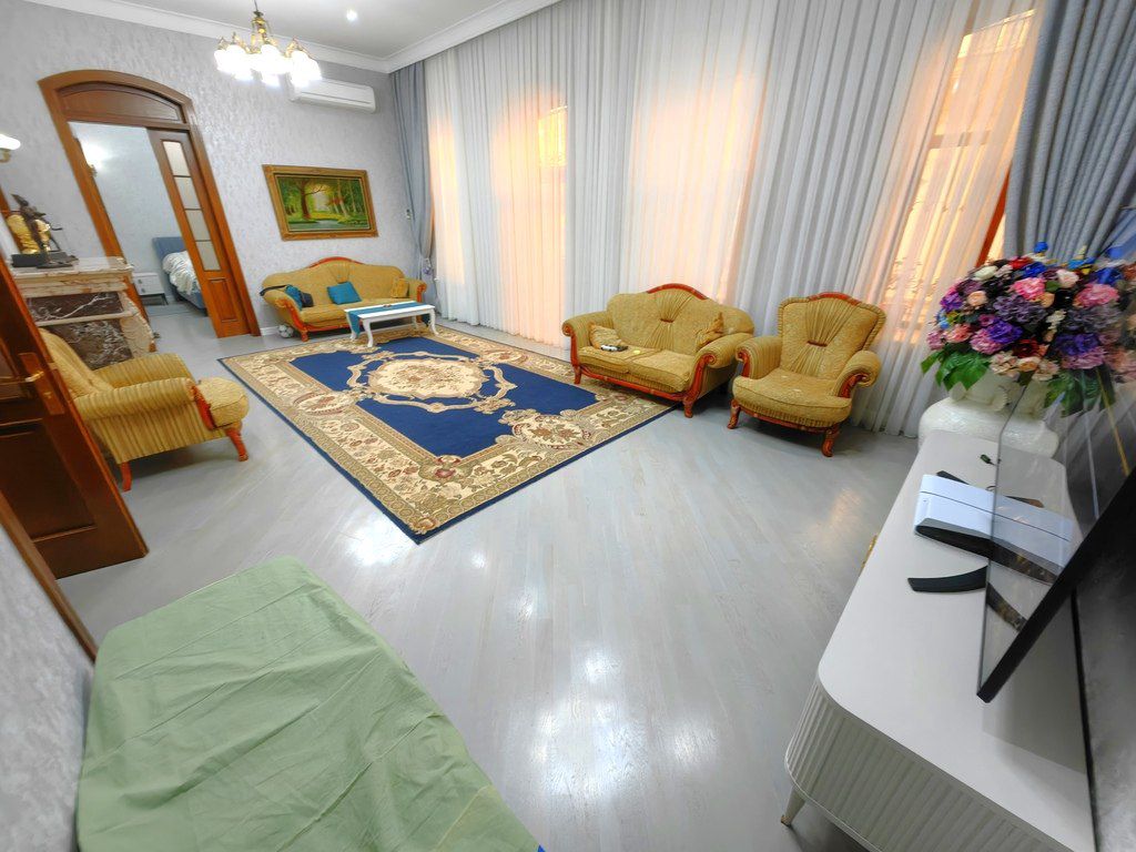 Satılır 4 otaqlı köhnə tikili 185 m² — Mənzil, Bakı (2)
