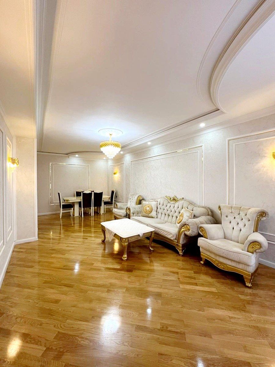 Satılır 4 otaqlı yeni tikili 135 m² — Mənzil, Bakı (2)