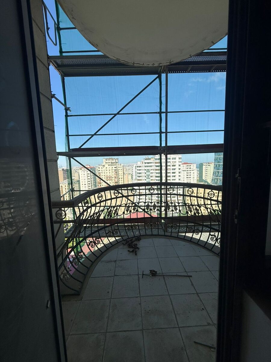 Satılır 4 otaqlı yeni tikili 215 m² — Mənzil, Bakı (10)
