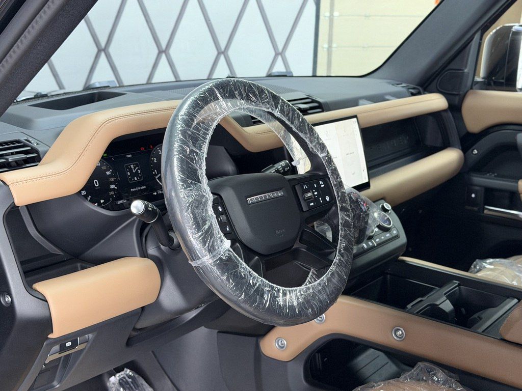Land Rover Defender, 3.0 L, 2024 il, 25 000 km — Avtomobillər, Bakı (8)