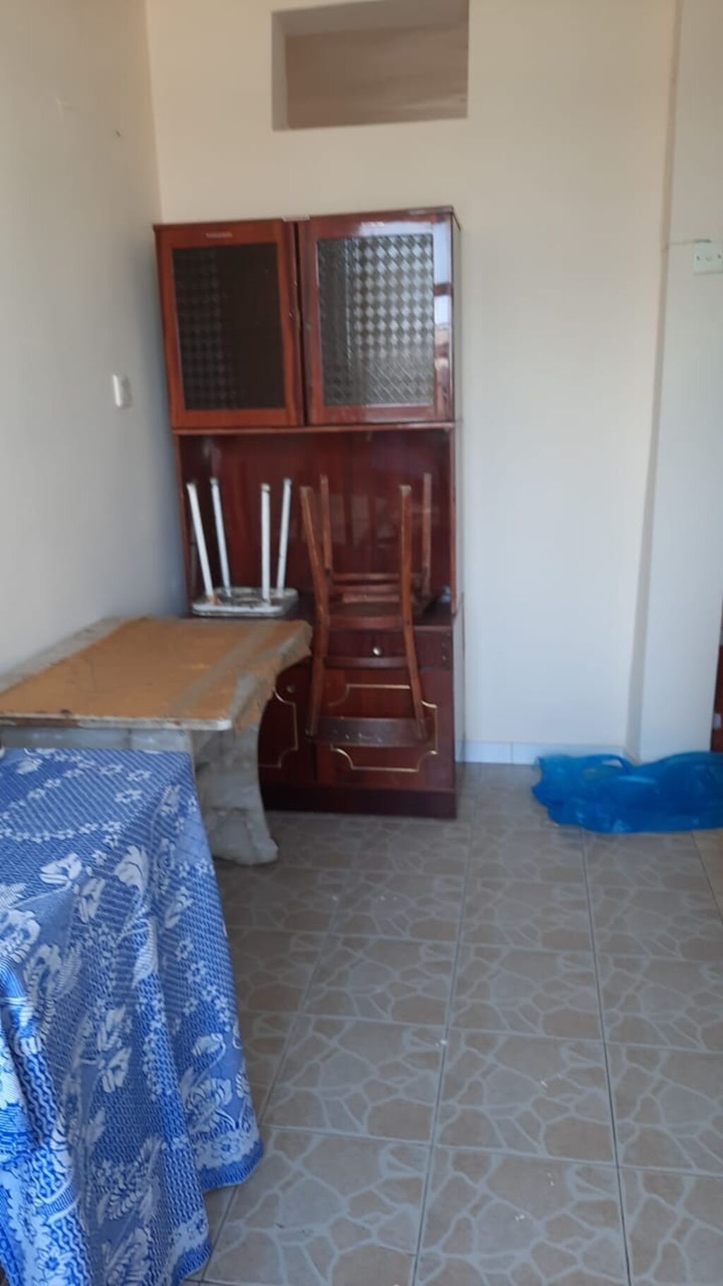 1 otaqlı, mətbəxli orta təmirli həyət evi kirayə verilir.Otaqda bir — Mənzil, Bakı (4)