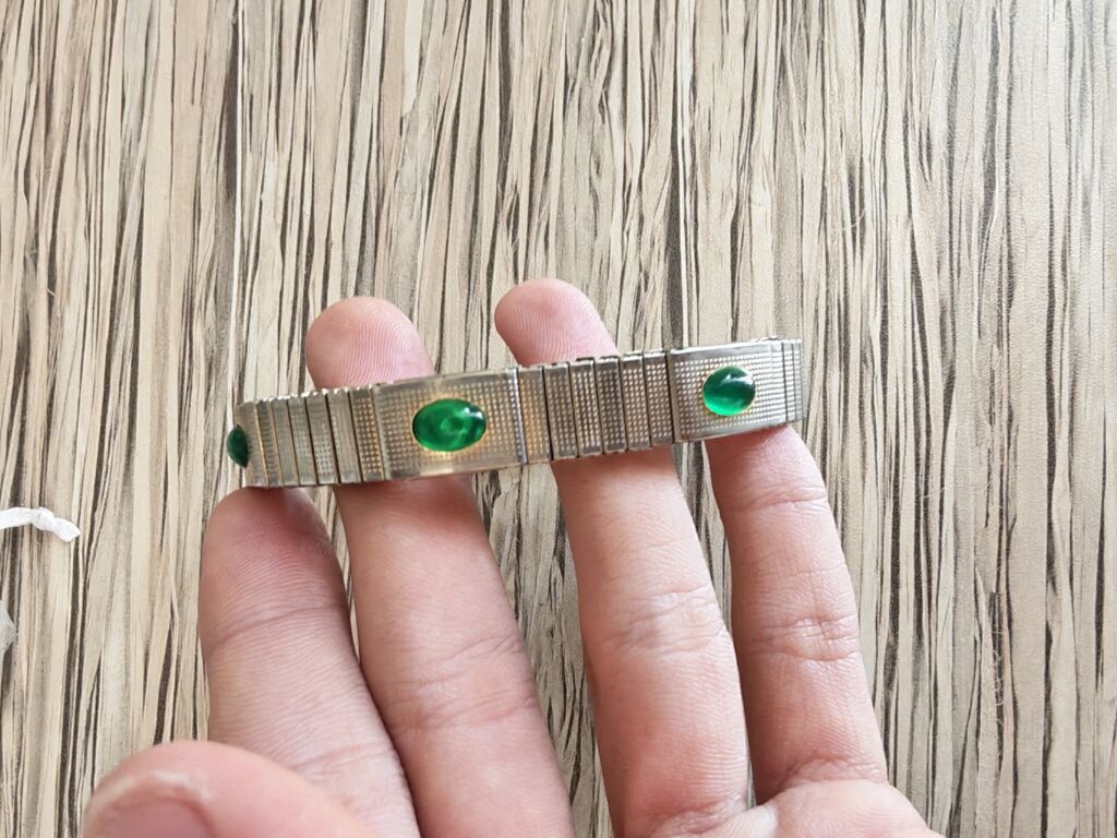 Metall elastik qolbaq – yaşıl dekorativ daşlarla - Material: gümüşü — Bileziklər, Bakı (2)