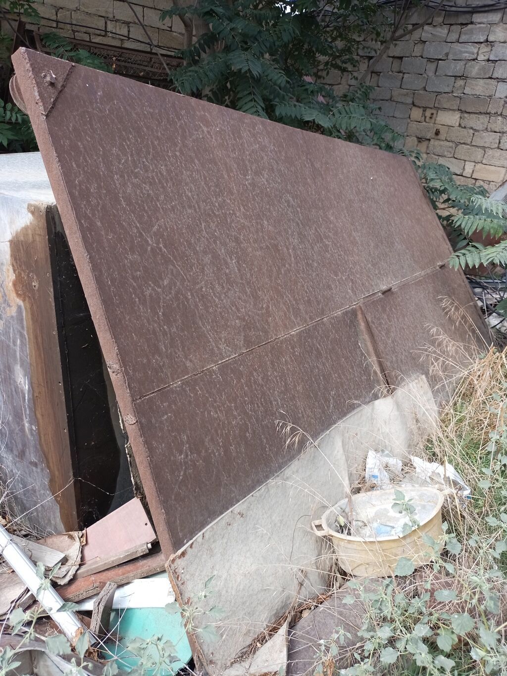 Metalkonstruksiya anqar qapıları və elementləri Məhsul təsviri — Pəncərələr, qapılar, balkonlar, Bakı (3)