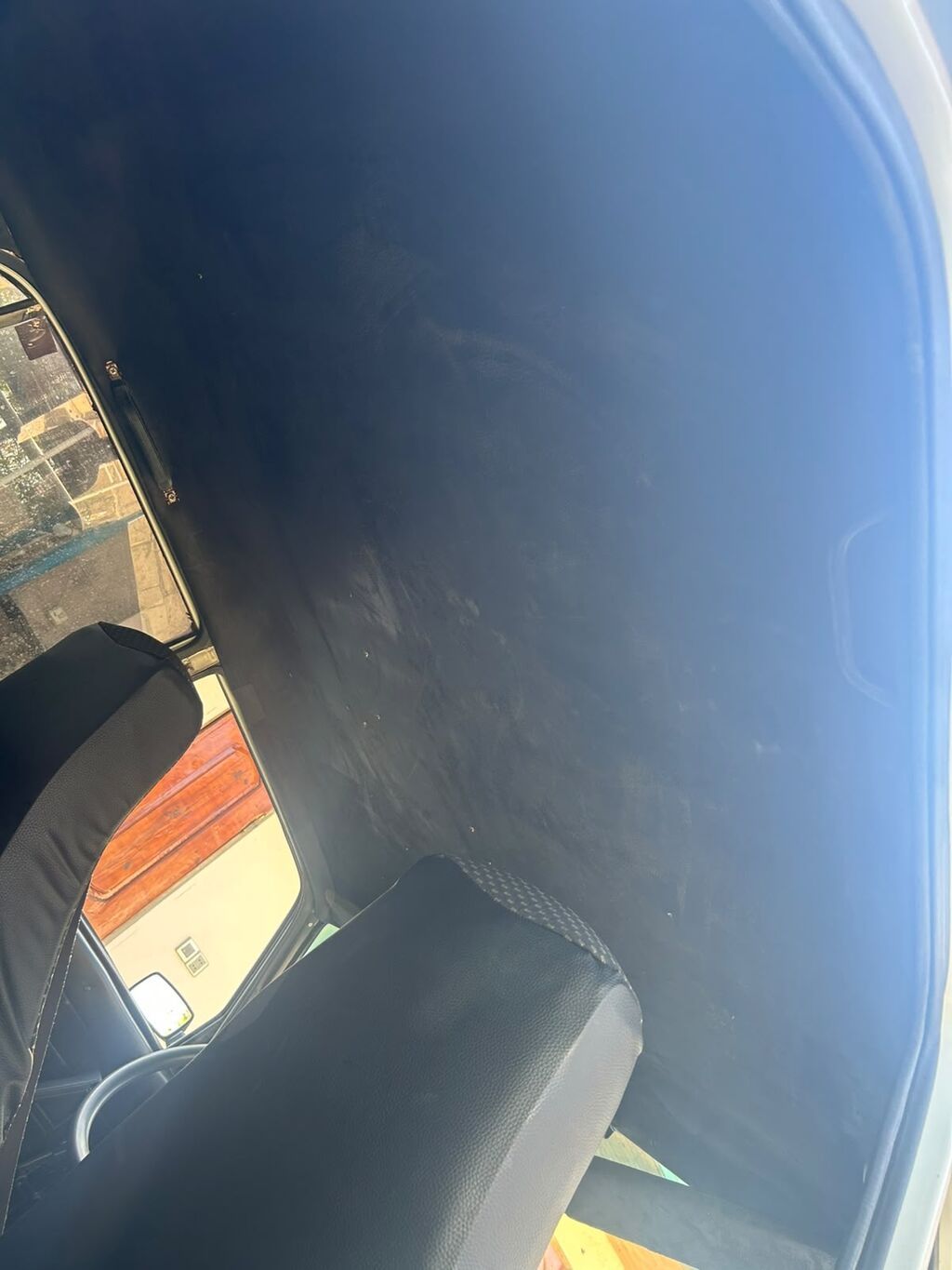 VAZ 2107 sedan – ağ rəng, 4 qapı, arxaötürücülü klassik model 99-NE-691 — Avtomobillər, Bərdə (8)