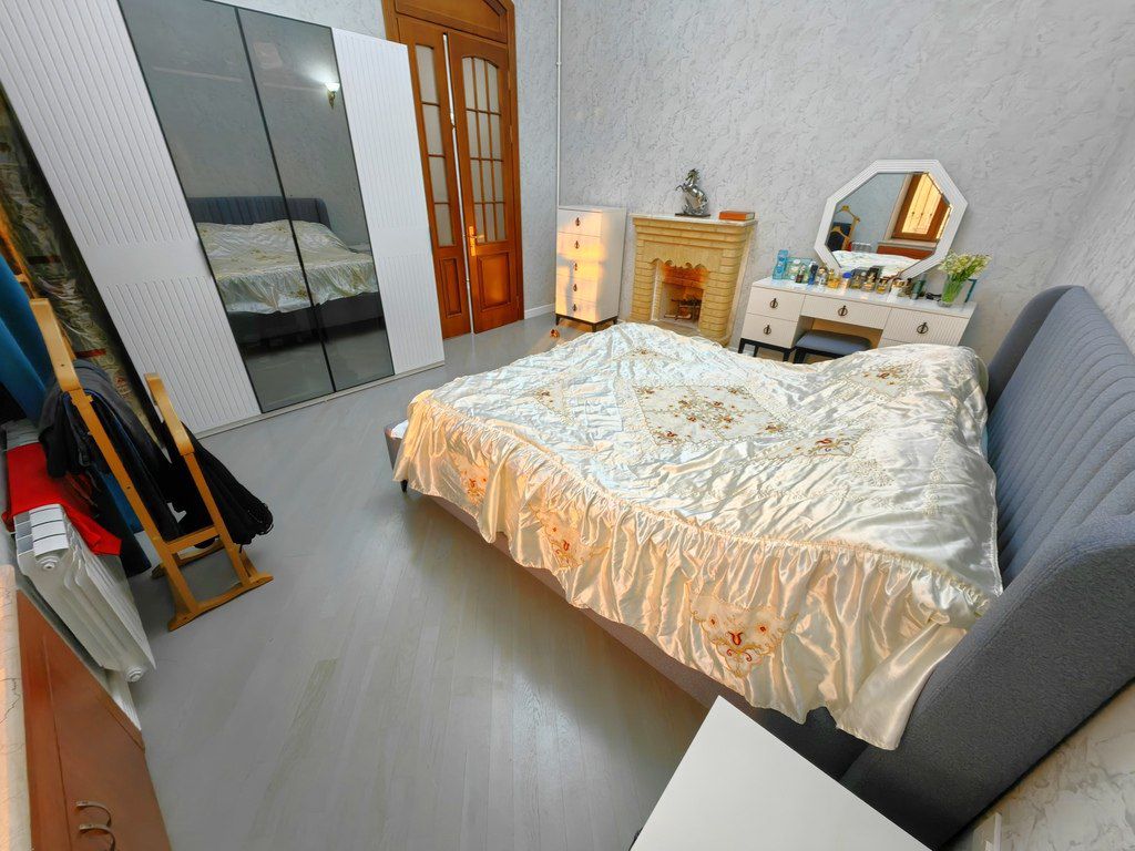 Satılır 4 otaqlı köhnə tikili 185 m² — Mənzil, Bakı (11)