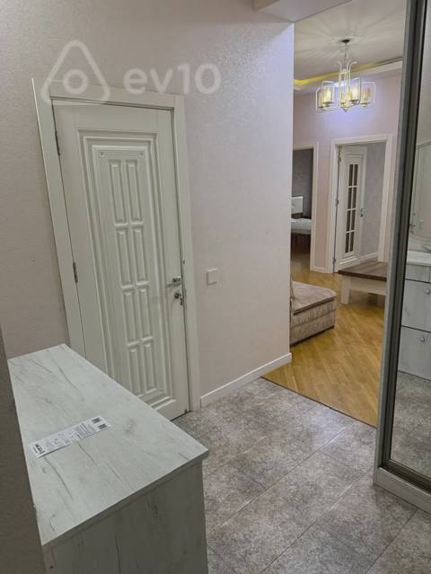3 otaqlı mənzil, 110 m², Zahiud Xelilov küçesi 32 — kirayə — İlkin  M — Пәтер