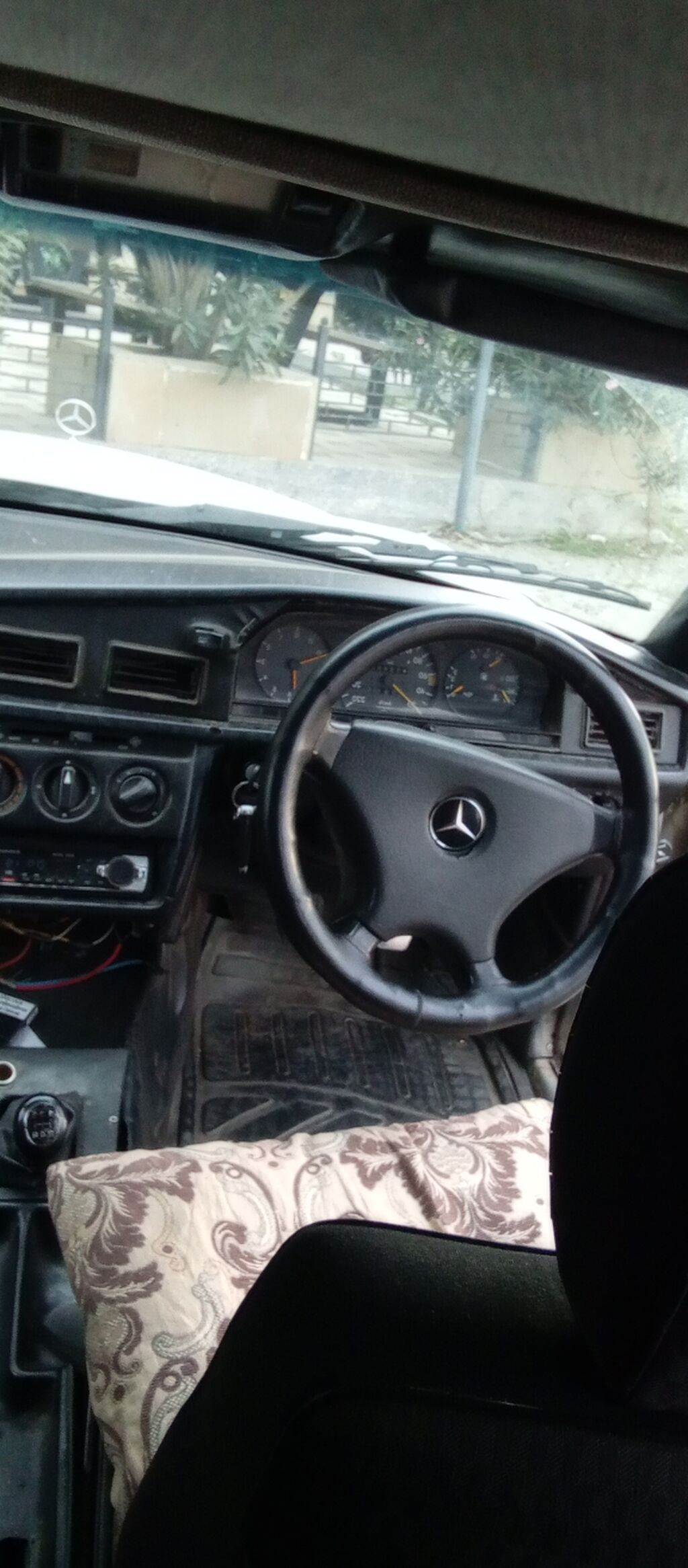 Mercedes-Benz 190 (W201) sedan - Kuzov: 4 qapılı sedan, gümüşü rəng — Avtomobillər, Masazır (6)