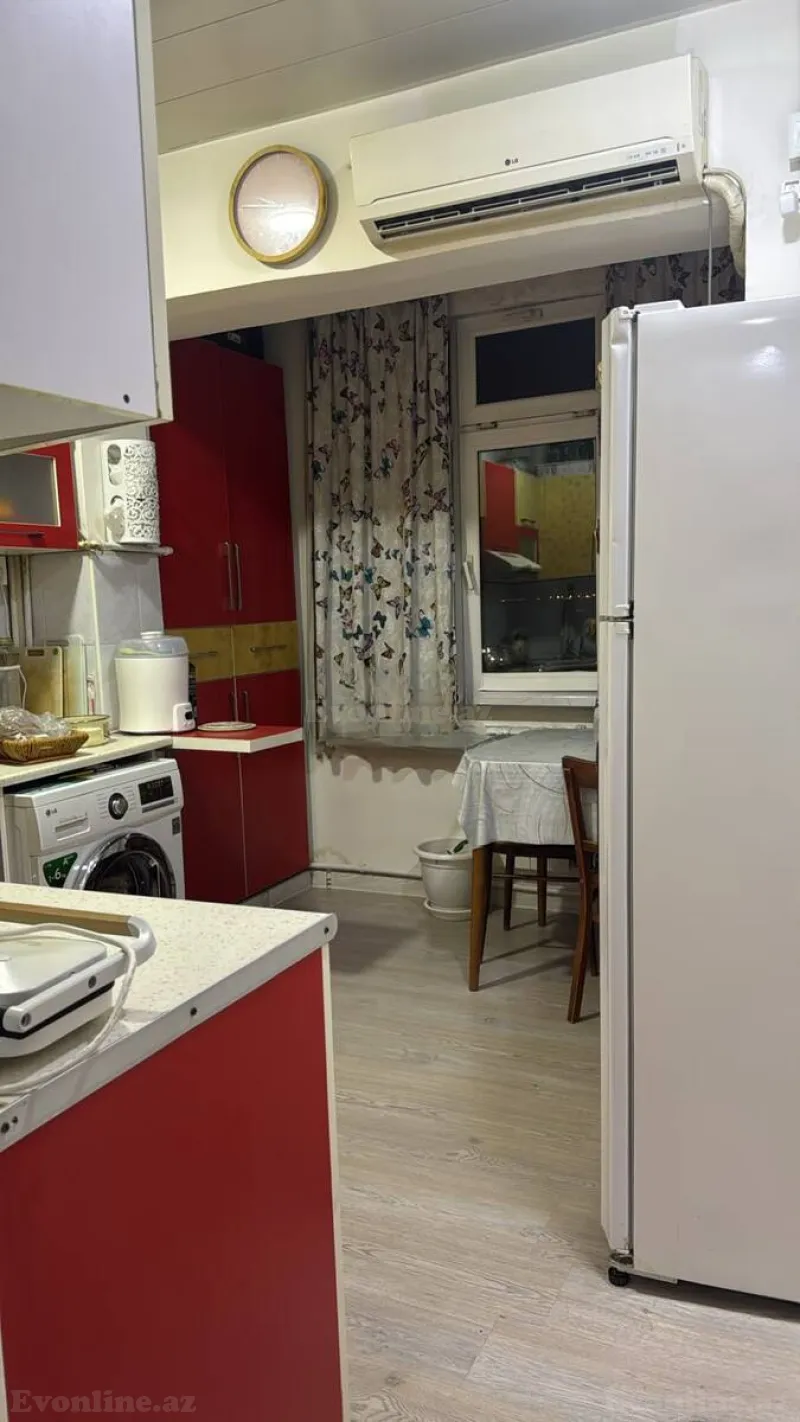 Satılır 2 otaqlı Mənzil Köhnə tikili 66 m² Bakı, Xətai r., Həzi Aslanov — Mənzil, Bakı (7)