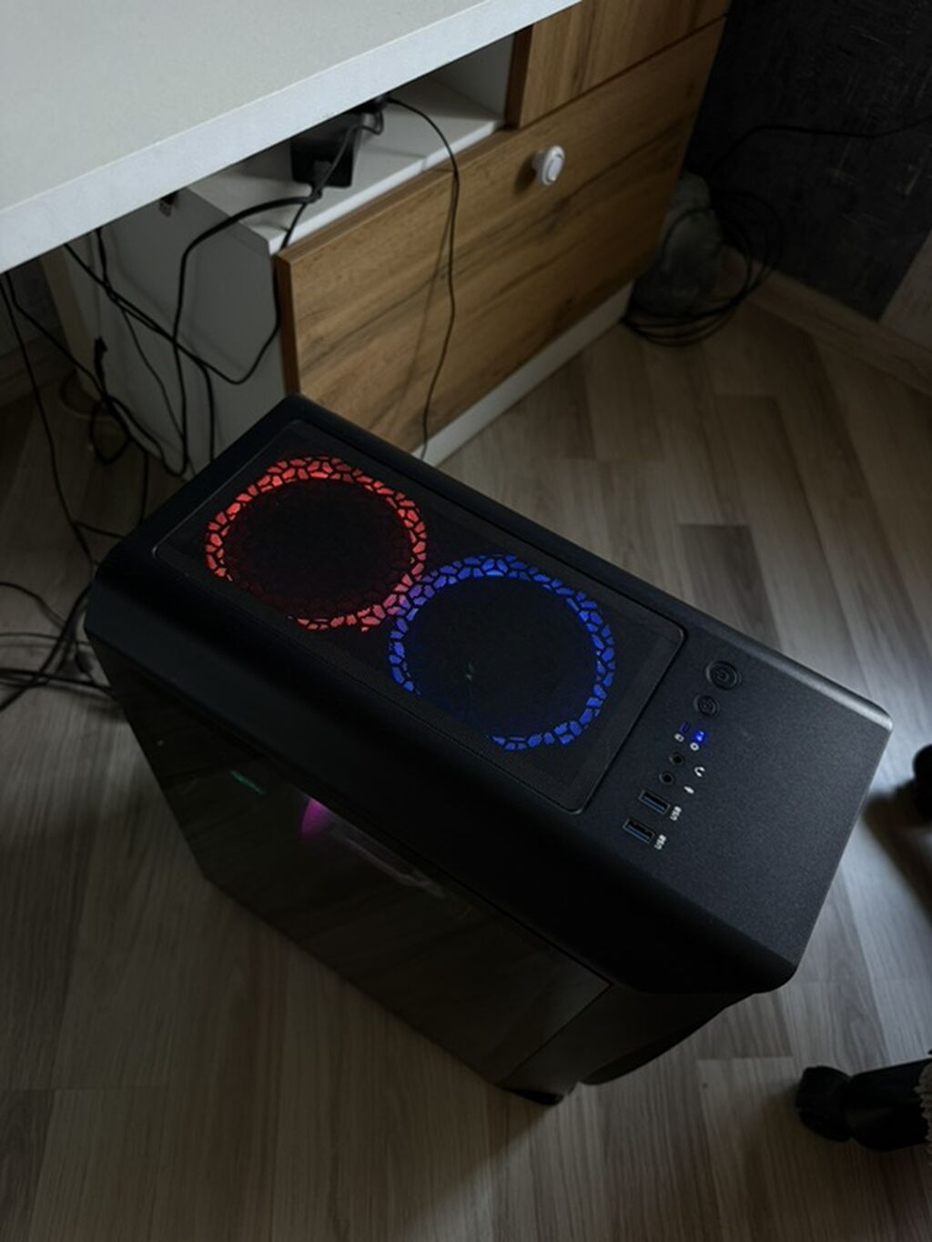 Donmadan rahat gta5 və s oyunlar oynaya bilərsiz əsasən işim adobe — Klaviaturalar və siçanlar, Bakı (5)