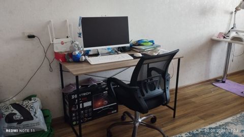 Masa kreslo ve kompyuter birlikde dest weklinde satilir. Kompyuter — Sumqayıt