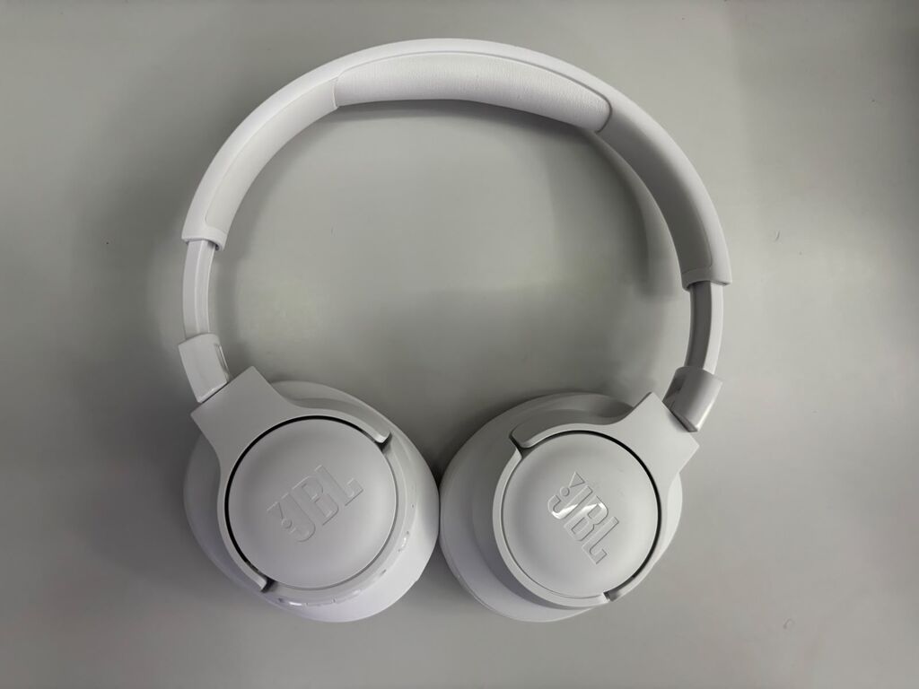 JBL on-ear/over-ear simsiz qulaqcıq – ağ rəng - Brend və model xətti — Qulaqcıqlar, Bakı (2)