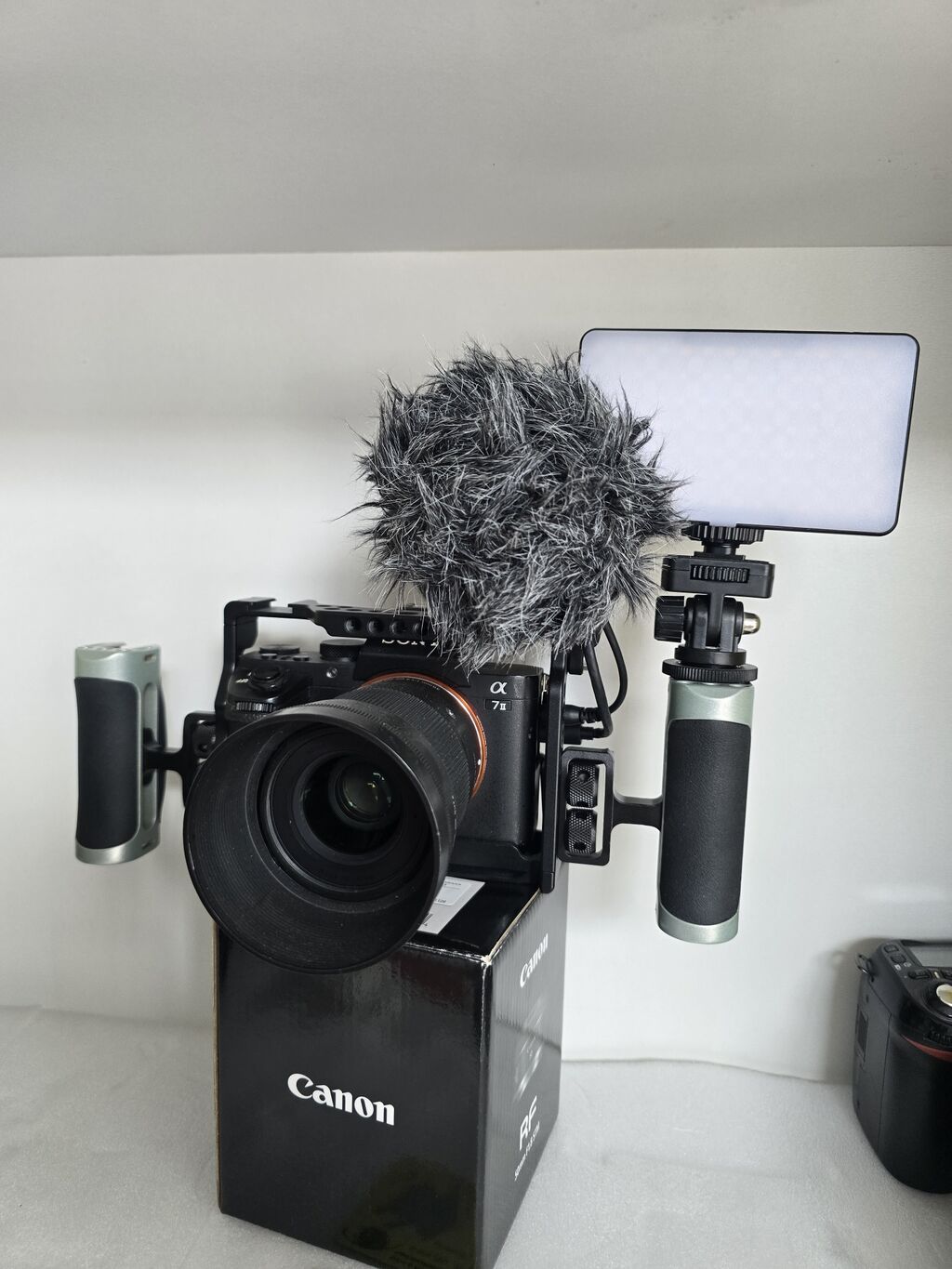 Sony Alpha a7 II foto-video çəkiliş üçün Tam kamplekt. Şəkildə nə — Fotoaparat, Şəki (10)