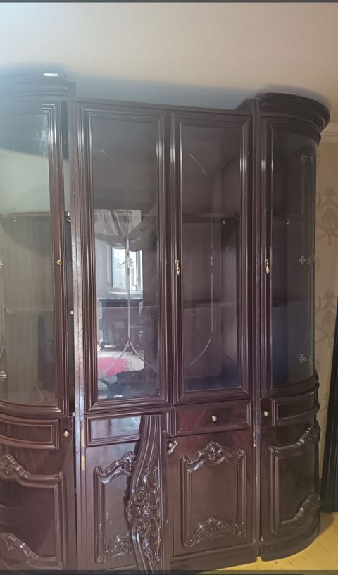 Endirim olacag - Material: tünd rəngli ağac (parlaq lak örtüklü) — Digah