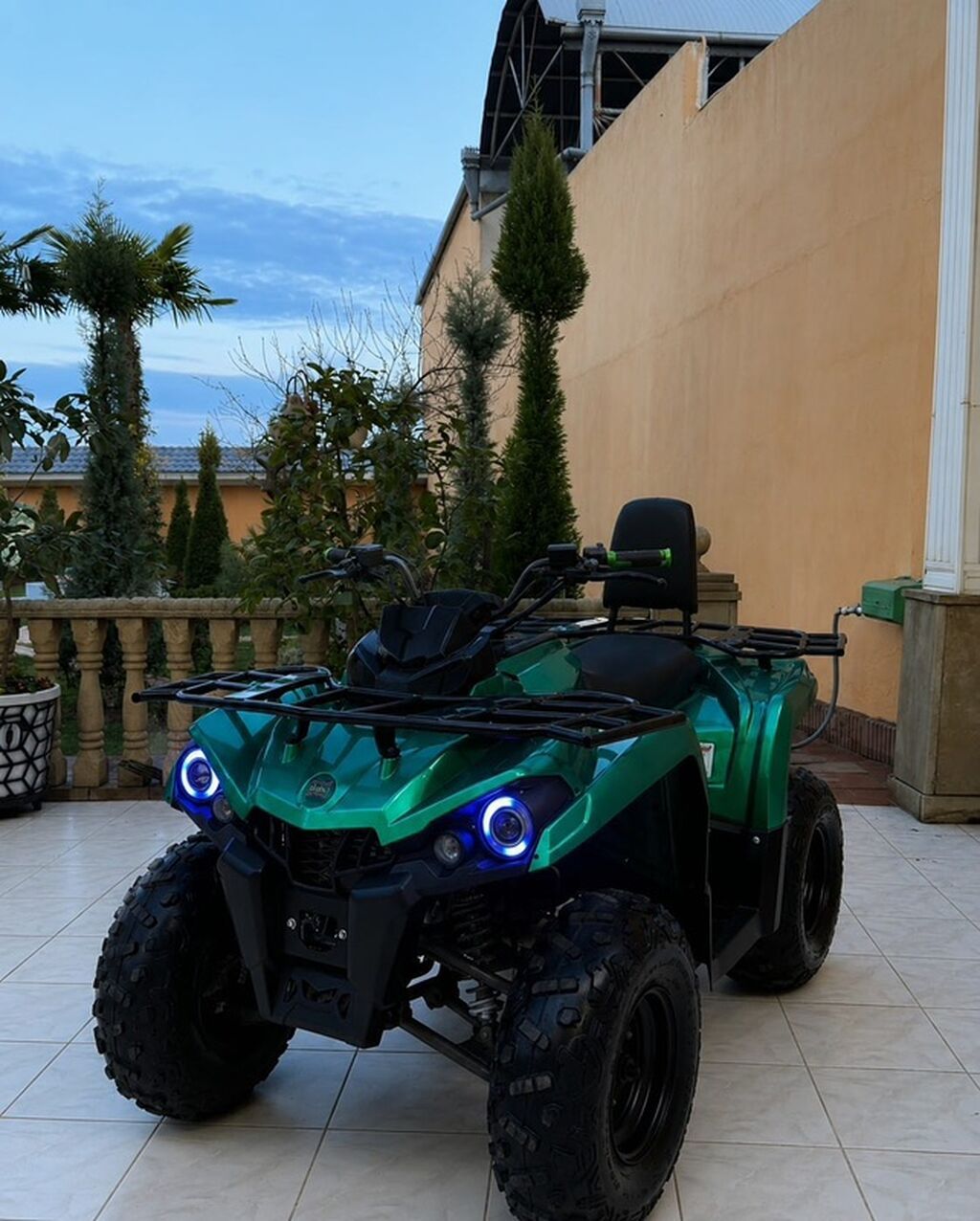ATV/kvadrosikl – yaşıl rəng, güclü off-road təkərlər və iki rəfli — Kvadrosikllər və baqqilər, Oğuz (3)