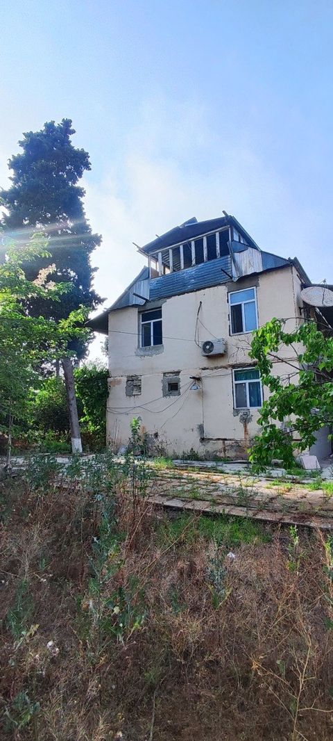 Satılır 6 otaqlı həyət evi/bağ evi 400 m² — Bakı