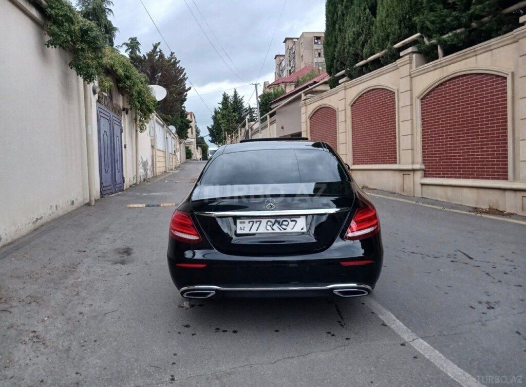Mercedes E 220 d, 2.0 L, 2017 il, 300 000 km — Avtomobillər, Bakı (6)