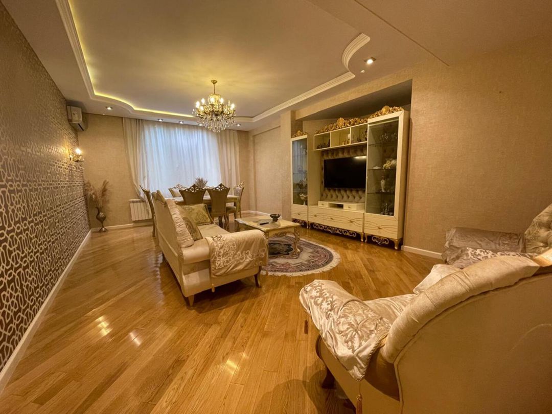 Satılır 5 otaqlı yeni tikili 250 m² — Mənzil, Bakı (3)