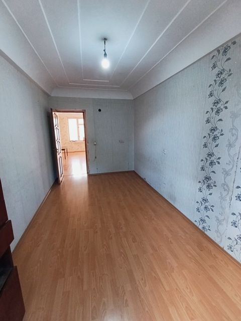 İcarəyə verilir 3 otaqlı köhnə tikili 60 m² — Bakı