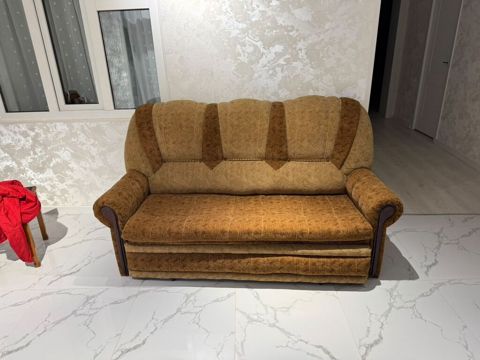 Klassik dəst: divan + 2 ədəd kreslo Hər biri yaxşı vəziyyətdədir — Digah
