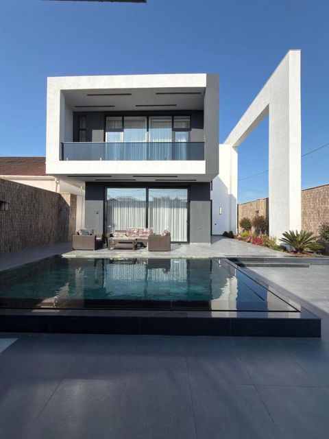 Satılır 4 otaqlı həyət evi/bağ evi 200 m² — Bakı