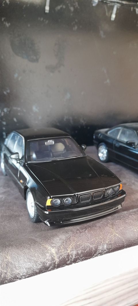 Bmw M5 (E34) 1:24 Ölçüdə Təzədir Səsli və İşıqlı Hər yeri açılır — Bakı
